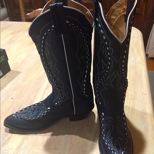 Western gorgeous black boot with white trim